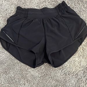 Lululemon Hottie Hot Shorts-Size 2- 2.5 in